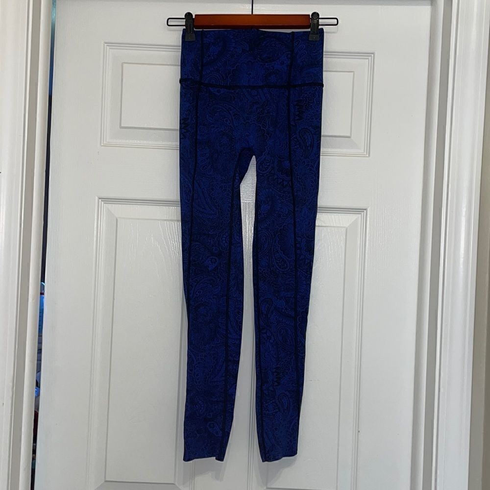 Lululemon Like Nothing 7/8 Tight Antique Paisley Sapphire Blue Black